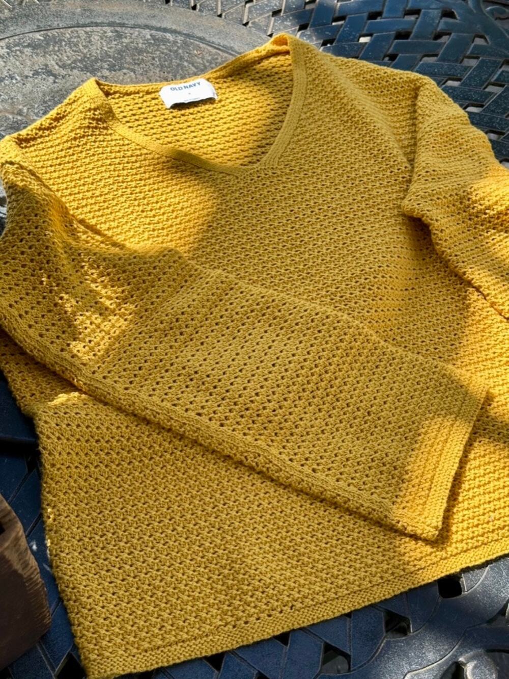 Old Navy Mustard Gold Open Knit V Neck Sweater Size M
